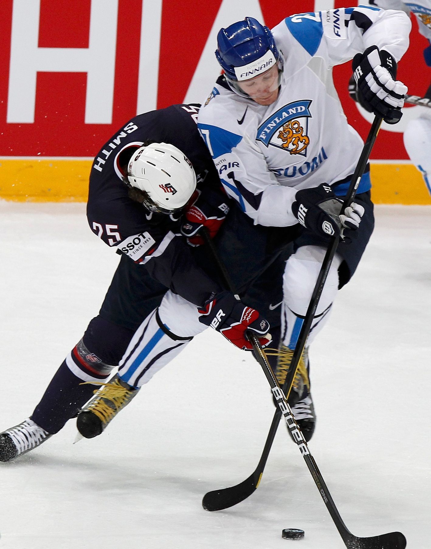 Souboj Smitha s Kontiolou v zápase USA - Finsko