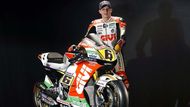 6 Stefan Bradl (Německo, Honda). Největší naděje německého motocyklového sportu od dob legendárního Antona Manga dostává od Hondy stejný "materiál" jako jezdci továrního týmu. Může tak myslet hodně vysoko. Statistika v MotoGP před sezonou 2013: 18 odjetých Velkých cen, 135 bodů.