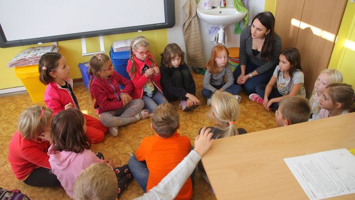 Učení ve dvou a konzultanti zlepšují výuku, ukazuje projekt Pomáháme školám k úspěchu