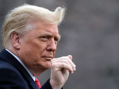 Trumpa klepli přes prsty, verdikt  ho zasáhl. "Zkouší, co mu projde," říká expert