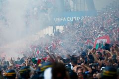 Maďaři dostali za výtržnosti diváků na ME pokutu 65 tisíc eur
