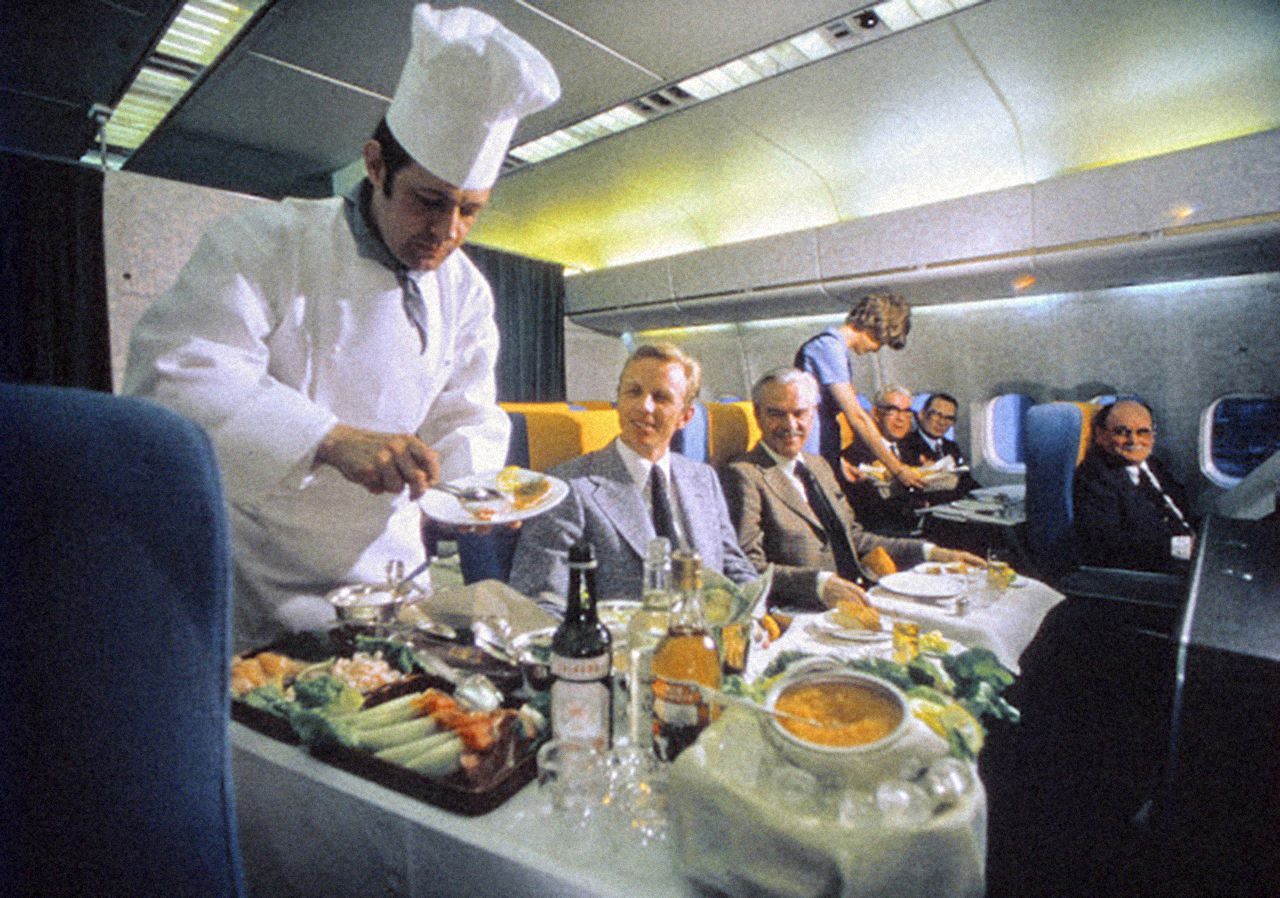 FotoRetro: Tak kdysi vypadala luxusní gastronomie v prvotřídní dopravě