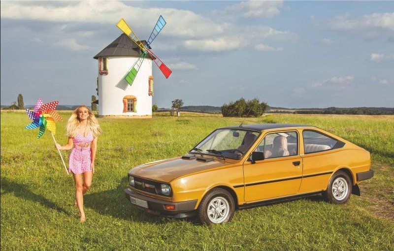 Kalendář auta a holky, Škodateam, 2025