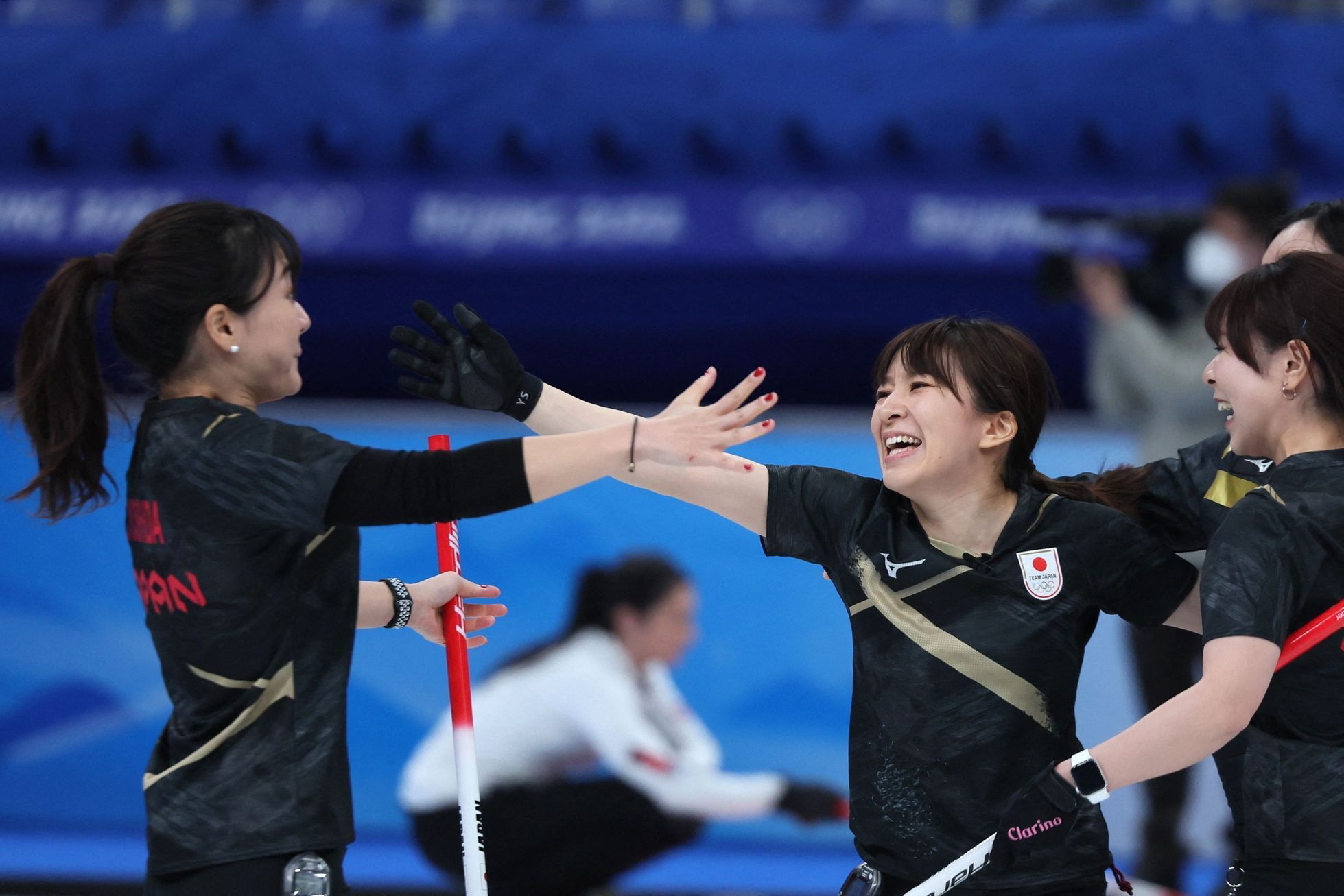 Radost japonských curlerek z postupu do finále
