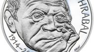 Pamětní mince Pražské mincovny. Návrh akademické sochařky Majky Wichnerové: Lícní strana zachycuje podobu Bohumila Hrabala ve zralém věku jako přemýšlejícího literáta.