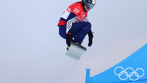 Vendula Hopjaková při kvalifikaci Snowboardcrossařek na Olympijských hrách v Pekingu