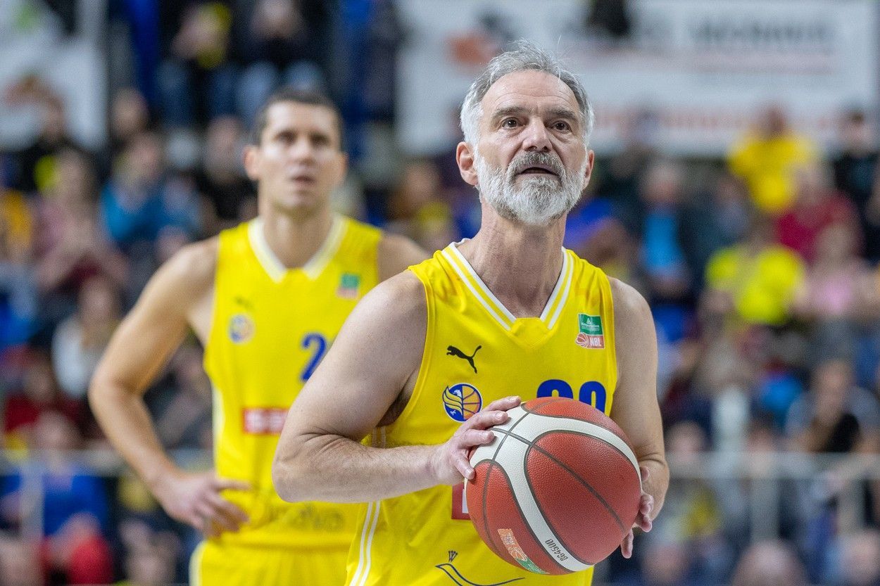 Ivan Trojan, Opava - Písek, basketbal