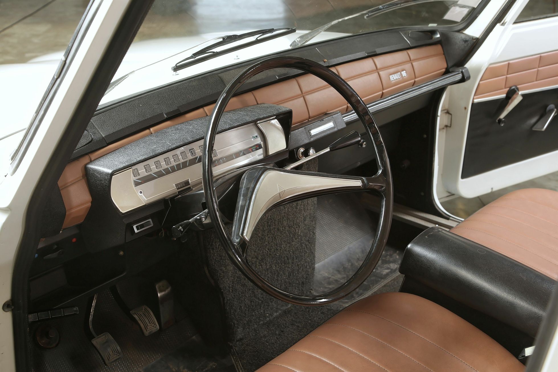 Renault 16