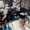 Fotografie z vesmírné Expedice 72, jejímž fotografem je bezmála sedmdesátiletý americký astronaut Donald Pettit.