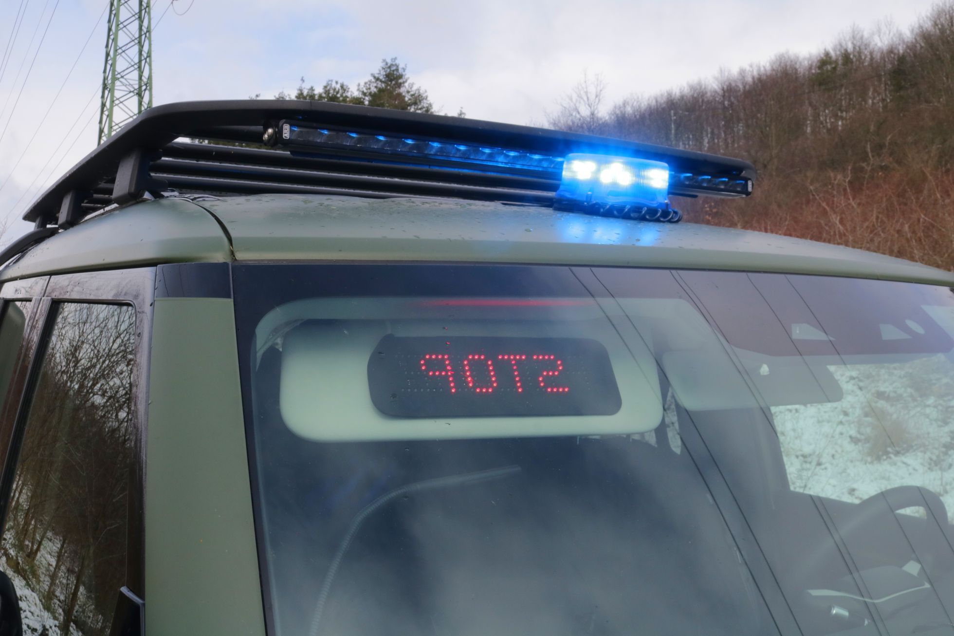 Land Rover Defender policejní demo verze