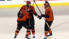 Jakub Voráček slaví s hokejisty Flyers vítězství nad Pittsburghem pod širým nebem