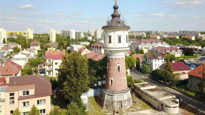 Podívejte se, jak může vodárenská věž v pražské Libni vypadat po finálních úpravách na mezonetový byt.