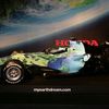 Monopost F1 Honda se zeměkoulí