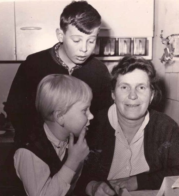 Jednorázové použití / Fotogalerie / Živé pochodně v sovětském bloku / Repro