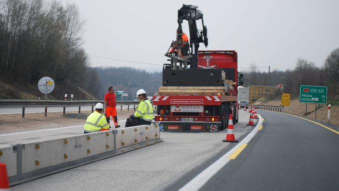 Projekční firmy v Česku těžko shánějí reference pro tendry na stavbu dálnic (ilustrační foto).