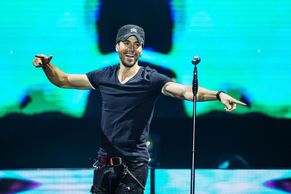 Pražskou O2 arenu roztancoval zpěvák Enrique Iglesias, na druhém koncertu oslavil narozeniny