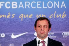 Bývalého šéfa Barcelony zadržela policie kvůli podezřelým obchodům