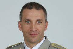 Ministr obrany odvolal šéfa vojenské policie Pavla Kříže. Závažně pochybil, uvedl