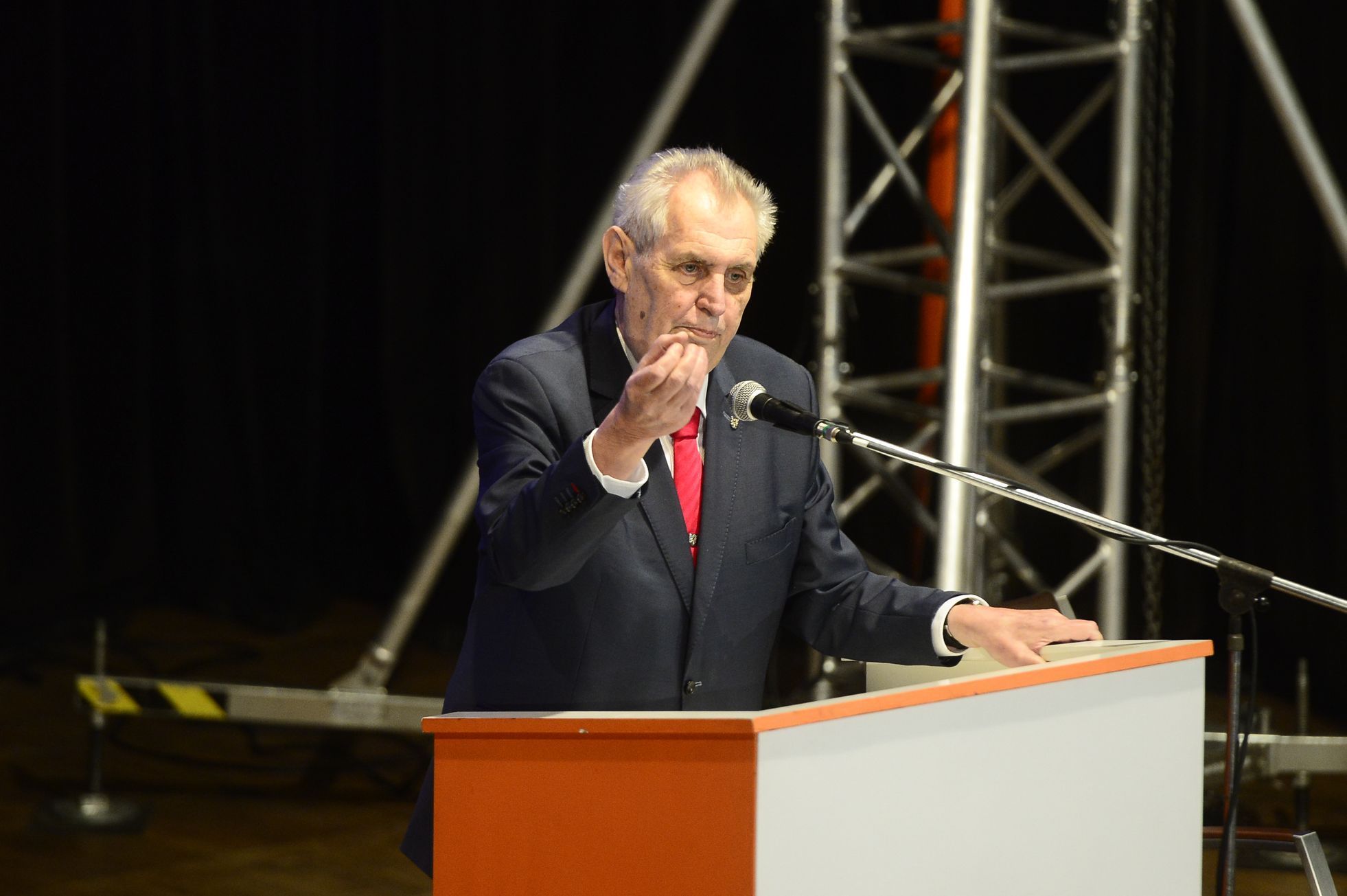 Miloš Zeman vystoupil na sjezdu ČSSD 2018.
