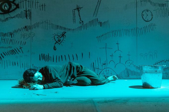 Lucie Trmíková jako Růžena Vacková.