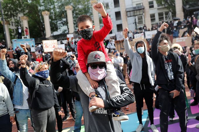 Protestní shromáždění. Portland, Oregon, 31. května.