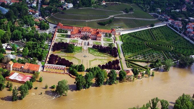 Zatopený zámek v pražské Tróji