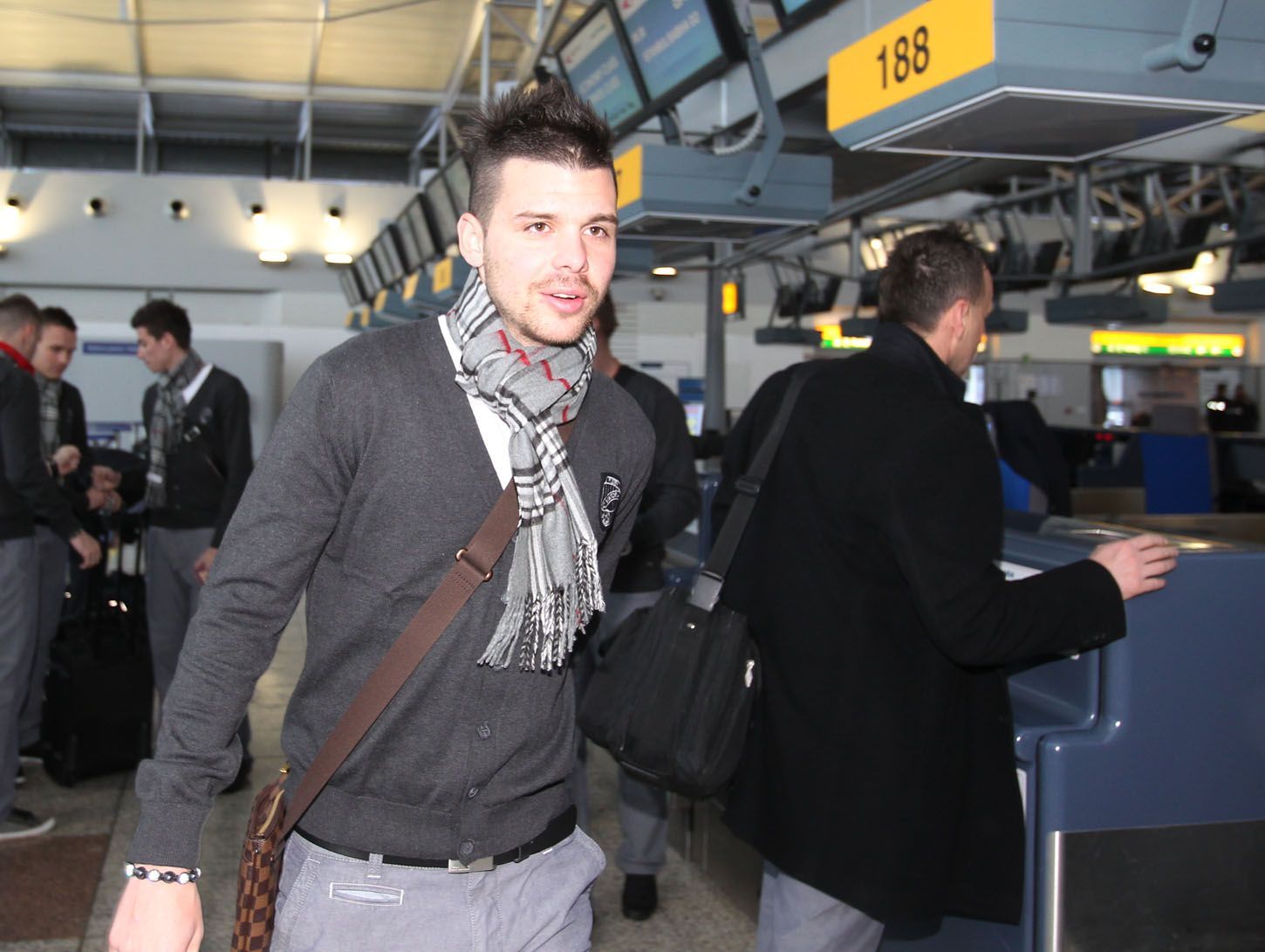 Michal Ďuriš na pražském letišti před odletem do Istanbulu