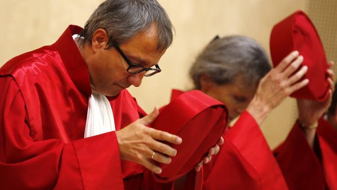 Soudci v Karlsruhe rozhodli tak, jak v to doufala spolková vláda