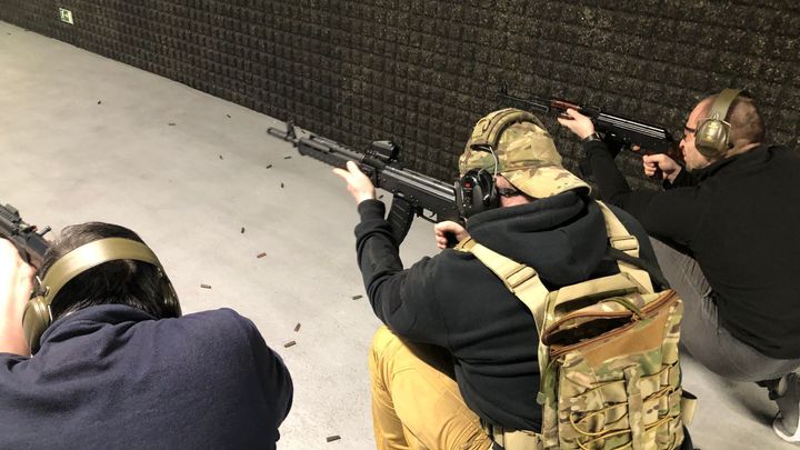 "Jsem Ukrajinec a má země mě potřebuje." V Brně cvičí na boj s ruskými agresory; Zdroj foto: Radek Kovář