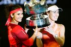 Sania Mirzaová a Martina Hingisová potvrdily roli největších favoritek. Světové jedničky vyhrály už 36. zápas v řadě za sebou.