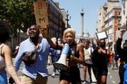 Na černošských životech záleží, chceme spravedlnost, protestovali lidé v Evropě