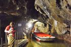 Suchá část jeskyní byla zpřístupněna veřejnosti již v roce 1909, v dnešním rozsahu je systém přístupný od roku 1933.
