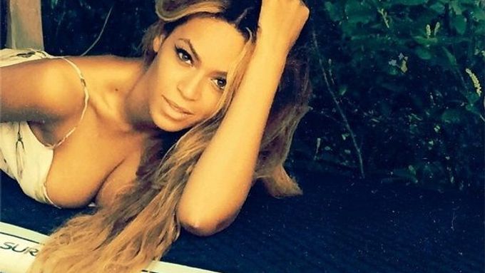 Beyoncé se na Instagramu chlubí fotkami z dovolené