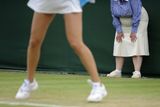 Čárová rozhodčí duelu druhého kola Wimbledonu mezi Nicole Vaidišovou a Samanthou Stosurovou.