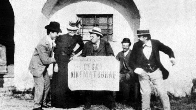 Jedním z Kříženeckého prvních filmů je Dostaveníčko v mlýnici z roku 1898.