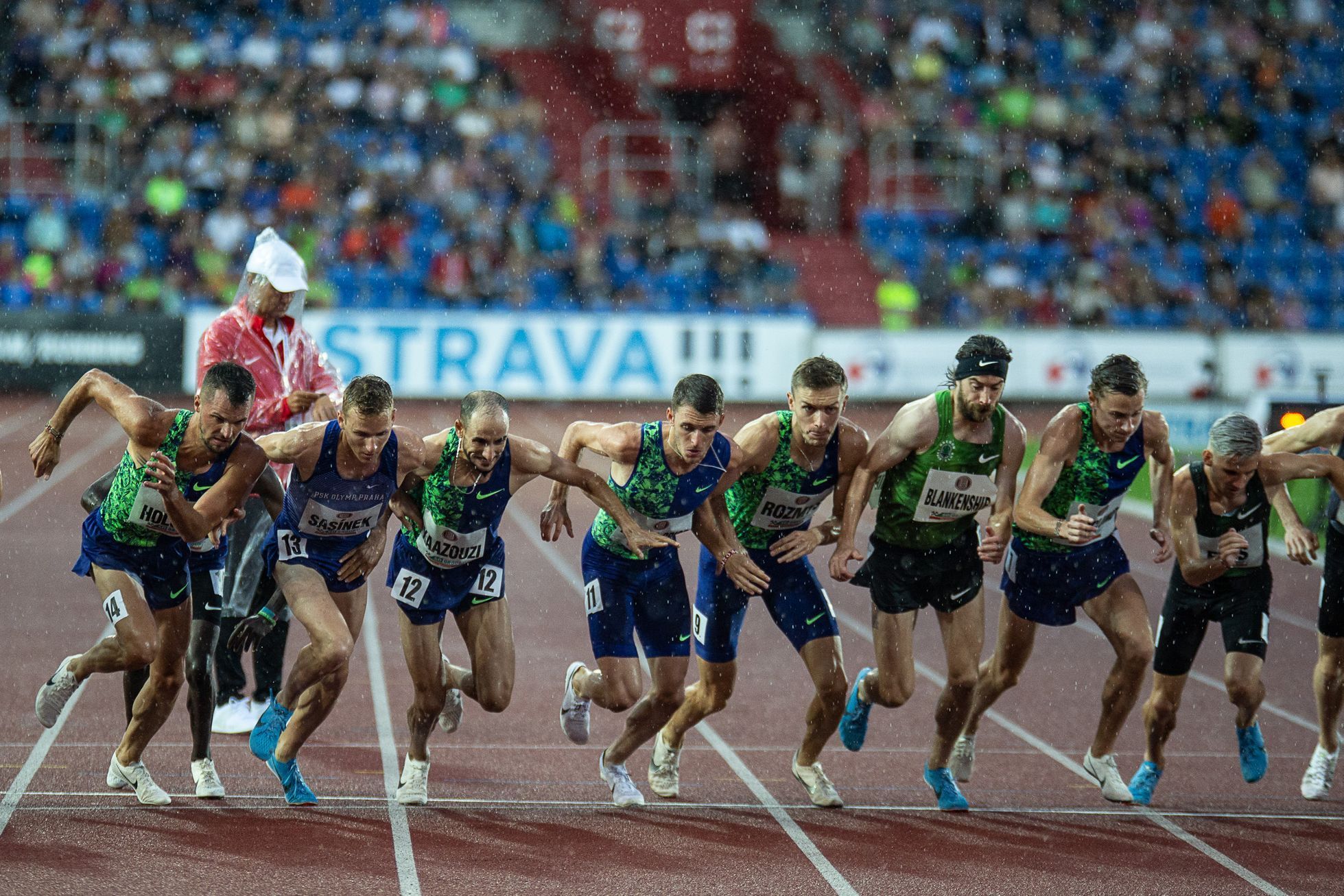 Zlatá tretra 2019: Start závodu na jednu míli (zcela vlevo Jakub Holuša a Filip Sasínek)