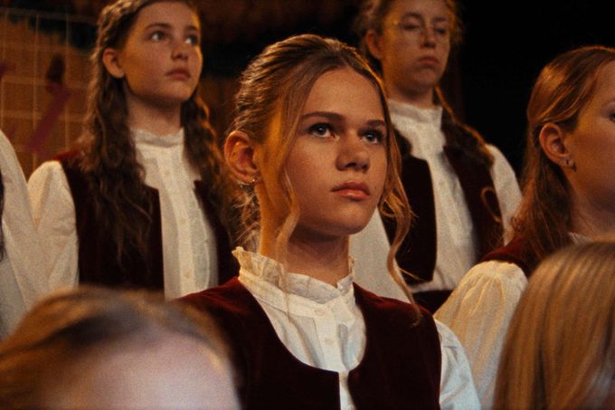 Maya Kintera jako starší sestra Lucie