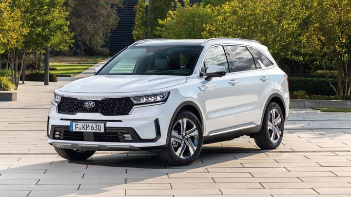 Souboj o nejlepší rodinné SUV. Nová Kia Sorento nastupuje proti Škodě Kodiaq a dalším