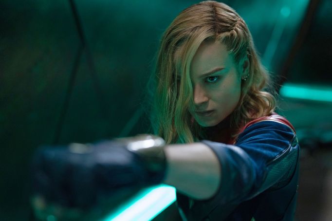 Brie Larson jako Captain Marvel.