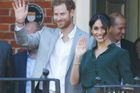 "Jejich královské výsosti vévoda a vévodkyně ze Sussexu s radostí oznamují, že vévodkyně ze Sussexu očekává na jaře 2019 dítě," oznámil palác.