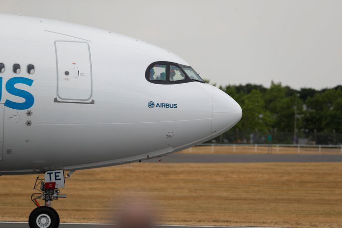 Farnborough Airshow - přehlídka letecké techniky, červenec 2018. Airbus A330-900