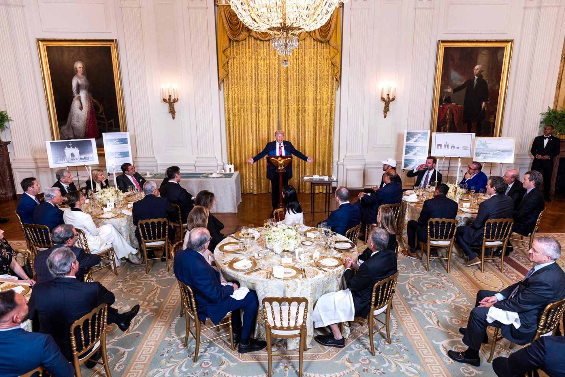 Donald Trump, USA, Washington, vizualizace, Vítězný oblouk, večeře, sponzoři