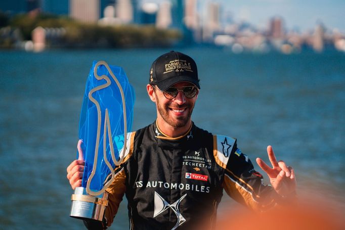 Jean-Eric Vergne slaví druhý titul šampiona Formule E.