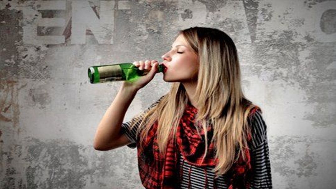 Ženy a alkohol. Co říkají odborníci?