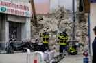 V troskách dvou domů v Marseille našli záchranáři tělo osmé oběti