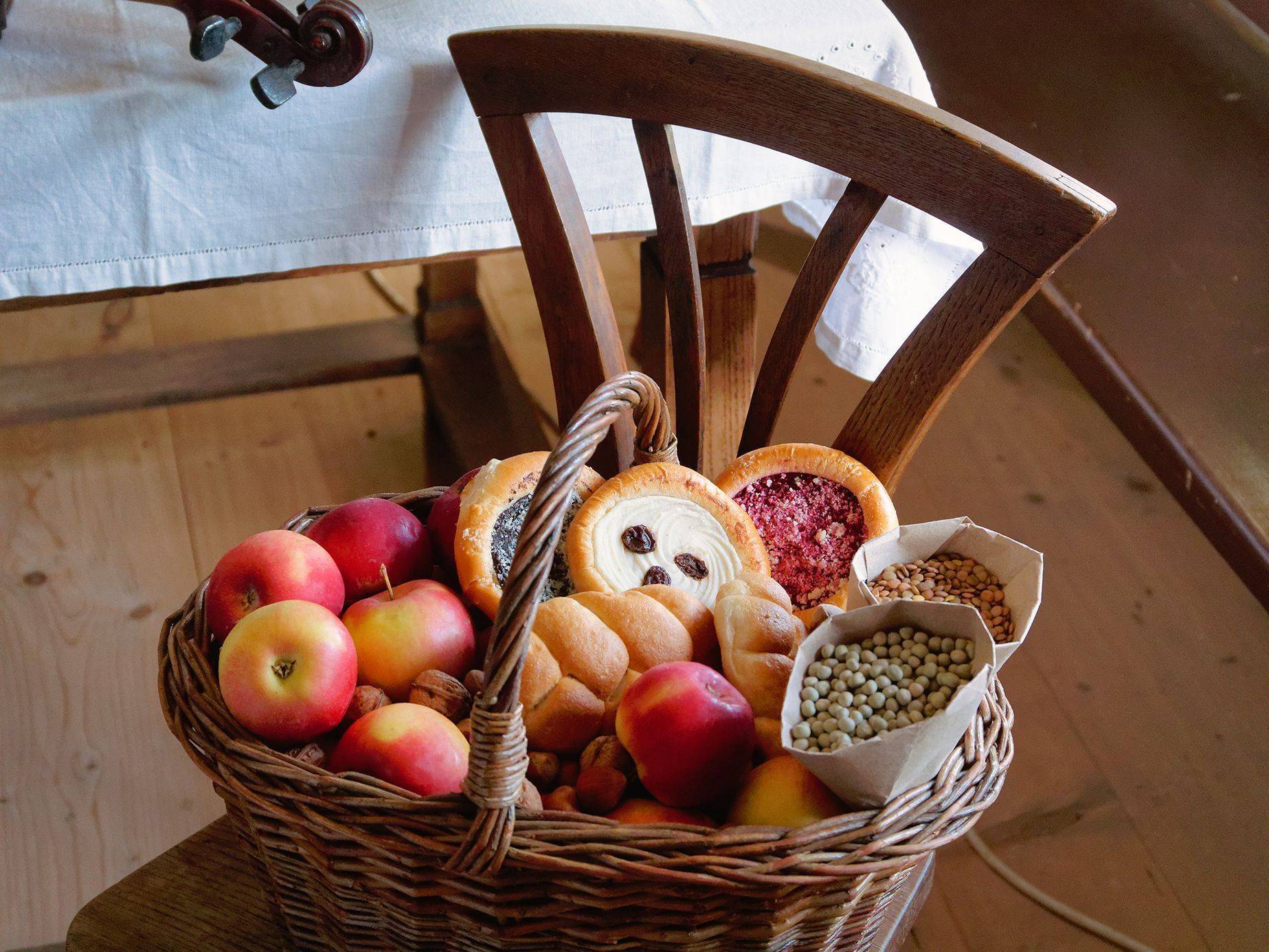 Advent ve skanzenu v Kouřimi. Mýtické postavy a zvyky na fotkách, prosinec 2023