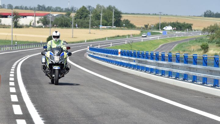 U dálniční policie mají do roku 2025 přibýt stovky míst, důvodem je vyšší provoz