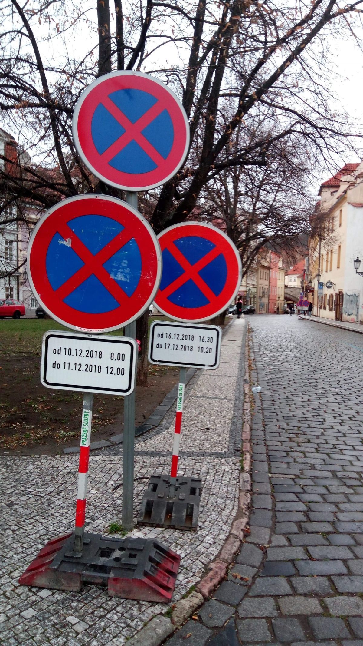 cedule, dopravní značky
