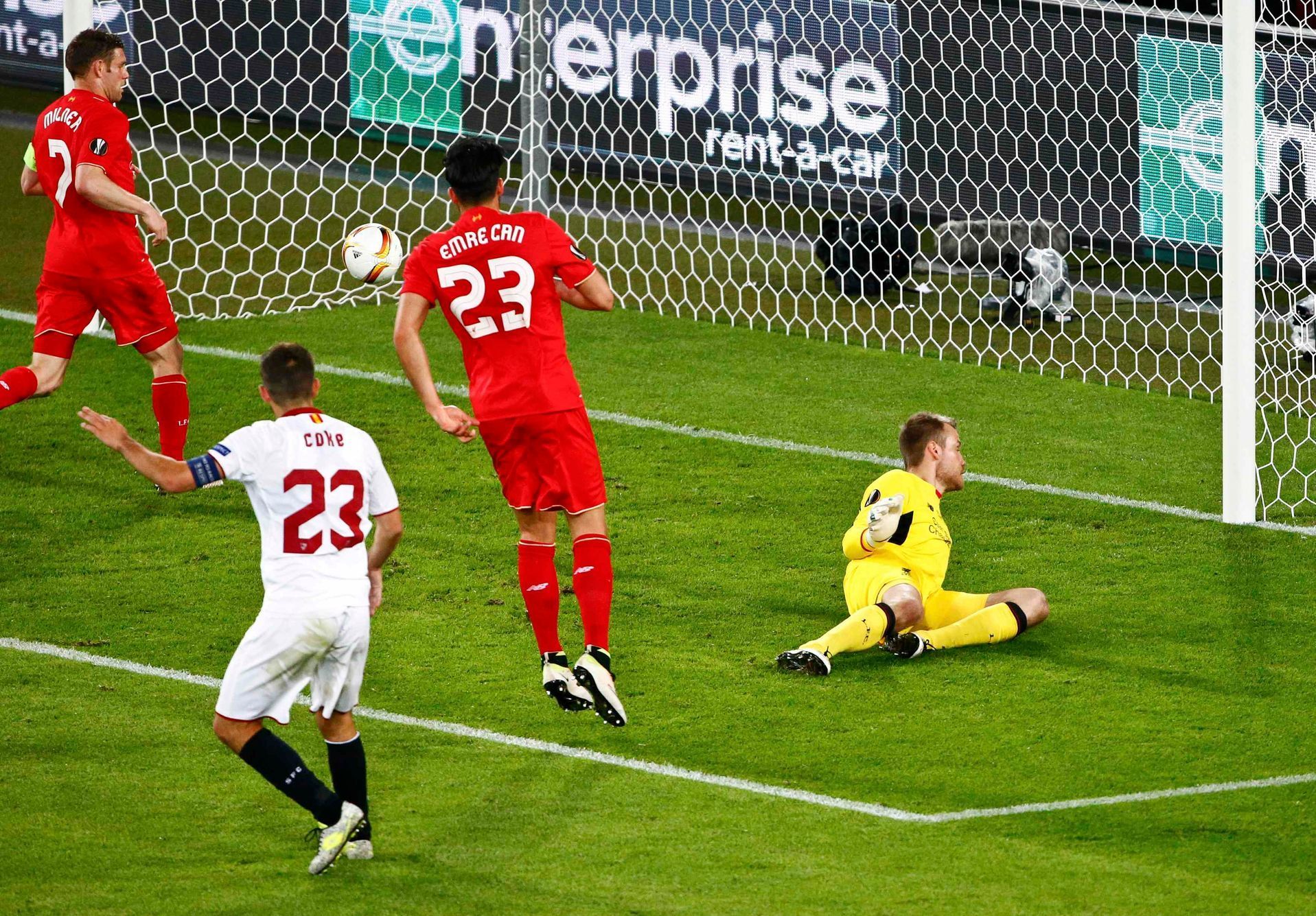 Liverpool - Sevilla. Finále Evropské ligy 2016 v Basileji