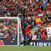 Euro 2016, Česko-Španělsko: Tomáš Necid - David de Gea